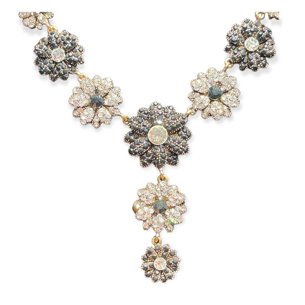 Fashion Jewelry Gold Tone Floral Black White Adjustable Necklace